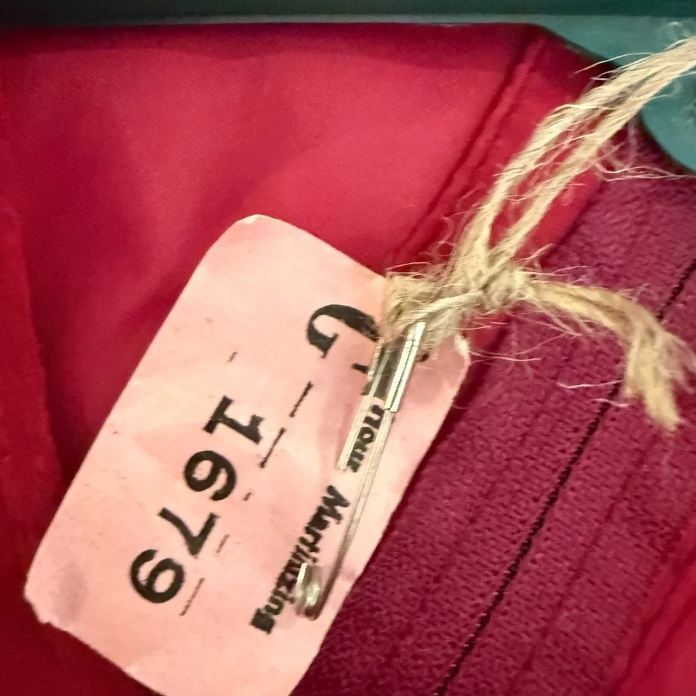 Vintage Elegant Red Chiffon Evening Dress with Bow Detail - Picture 7 of 8